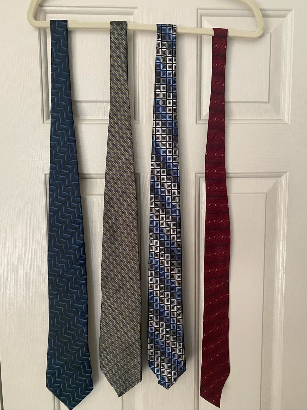 Classic prints- Men's Tie Set – Blue, Gray, Navy, and Burgundy